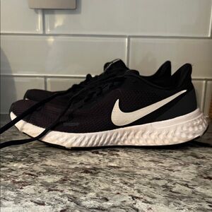 Nike Black and White Running Sneakers